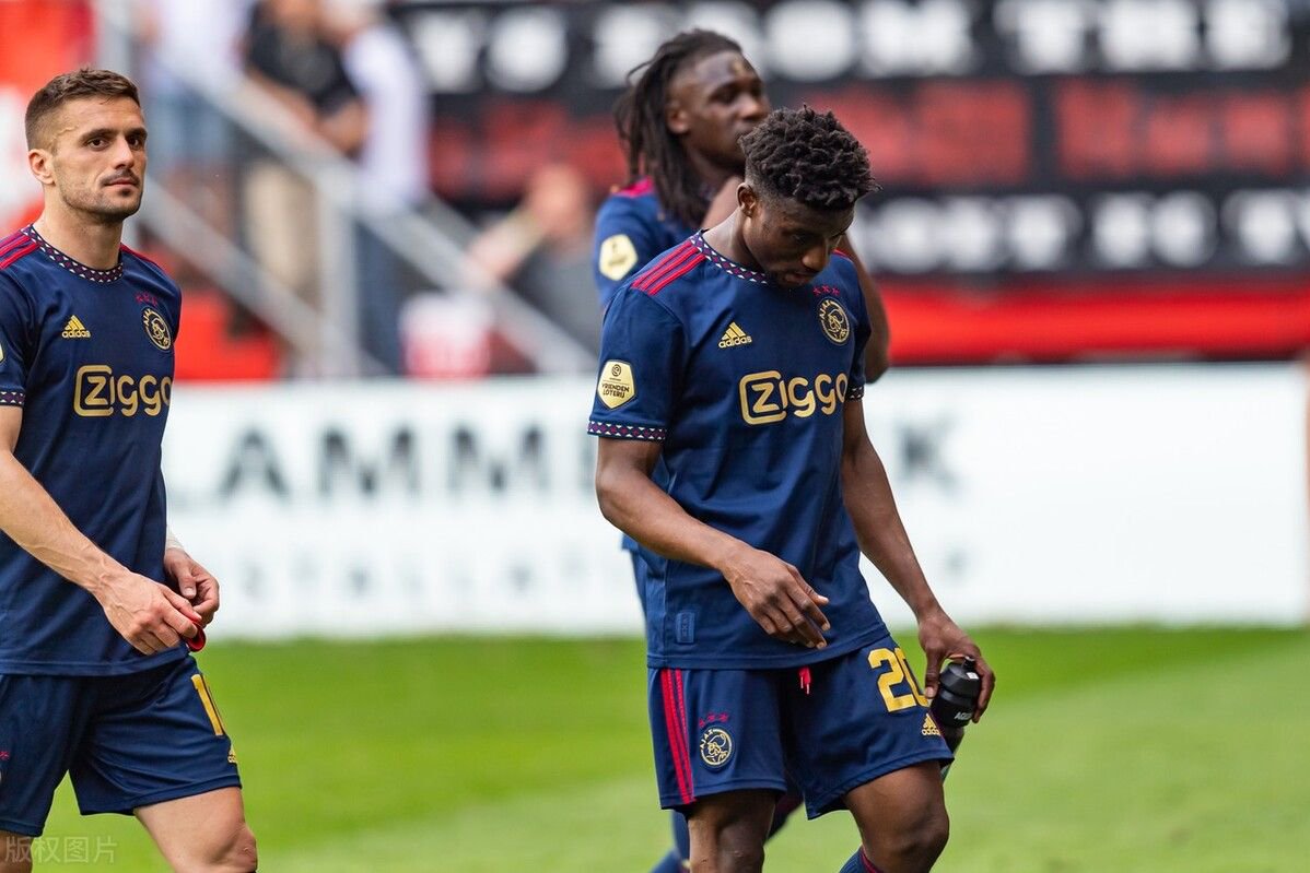 阿贾克斯：欧冠赛场上的荣耀与重生之路